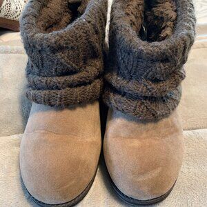 Muk Luks Women's Ankle Boot size 8